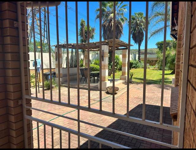 3 BEDROOM HOUSE FOR SALE IN CHRISTOBURG